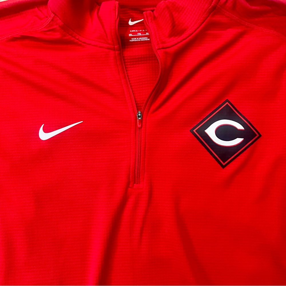 Nike Cincinnati Reds Dri-FIT Red Pullover - Picture 2 of 4